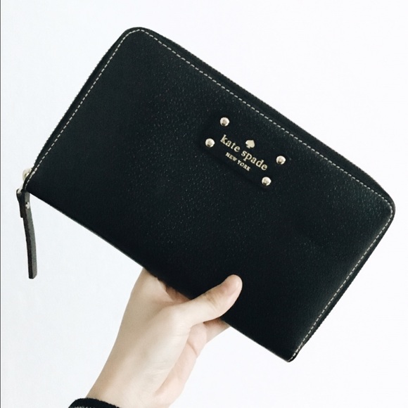 NWT Kate Spade Wellesley Large Zip Travel Wallet