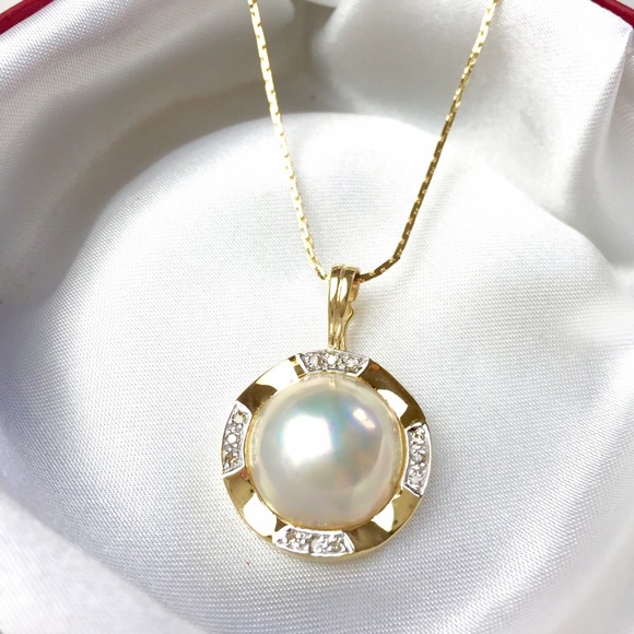14K Mother of Pearl Necklace - Picture 1 of 4