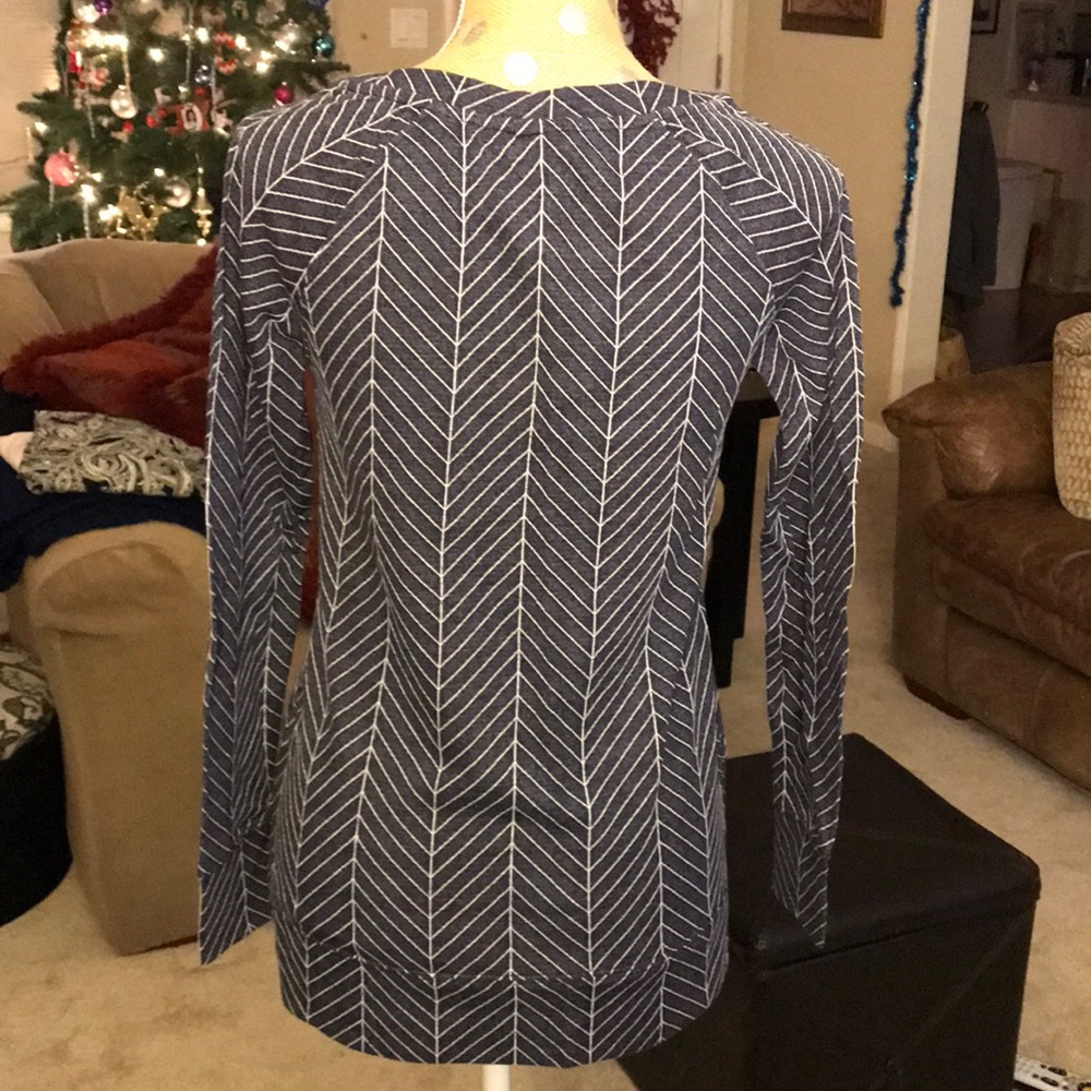 Blue & White hi low sweatshirt top - Picture 3 of 8