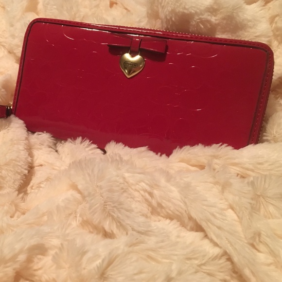 Authentic Peyton Embossed Patent Accordion Wallet