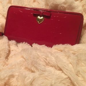 Authentic Peyton Embossed Patent Accordion Wallet