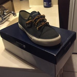 Sperry Top-Sider Black with brown laces
