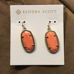 Small Kendra Scott earrings