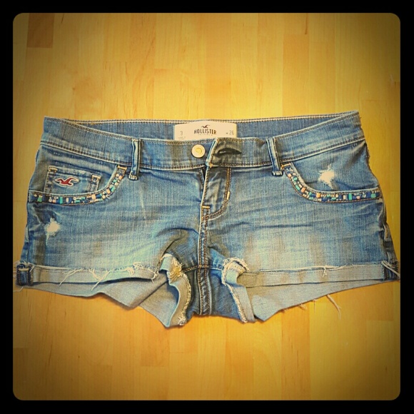 Women's shorts - Picture 1 of 2