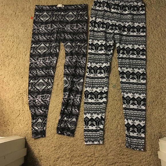 5 pairs of Aztec printed leggings! - Picture 2 of 4