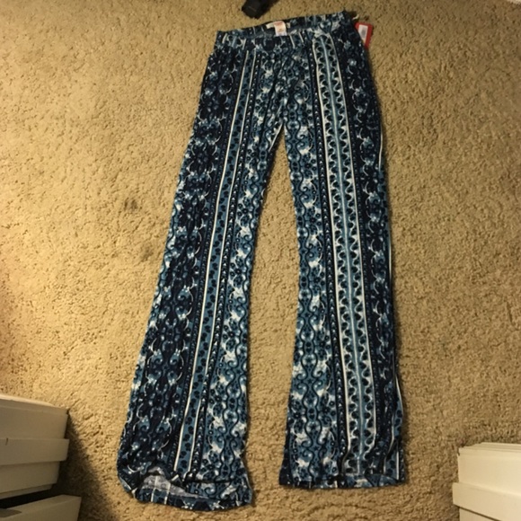 5 pairs of Aztec printed leggings! - Picture 4 of 4