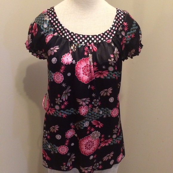 🎉HP🎉 Floral Moa Moa Top