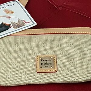 Dooney & Bourke wristlet