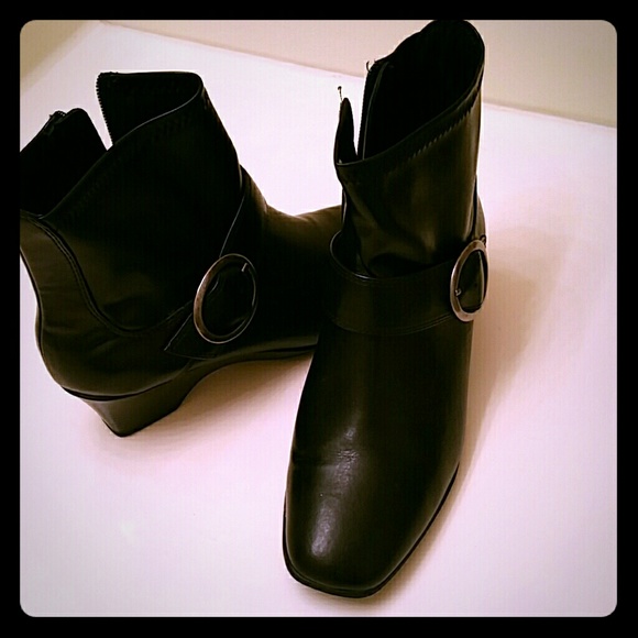 Short boots