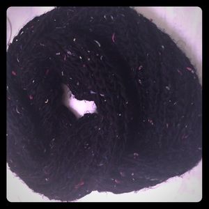 Chunky knit Infiniti scarf