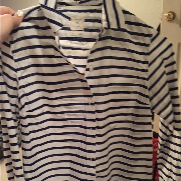 Button down - Picture 2 of 2
