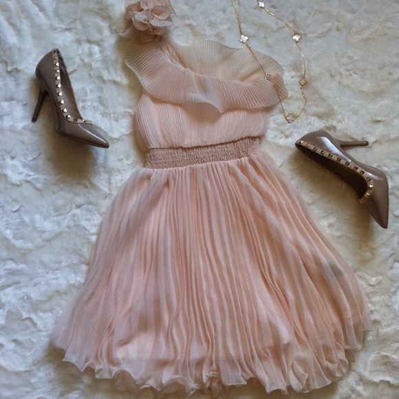 NWOT Nude Flowy Chiffon Short Dress - Picture 4 of 4