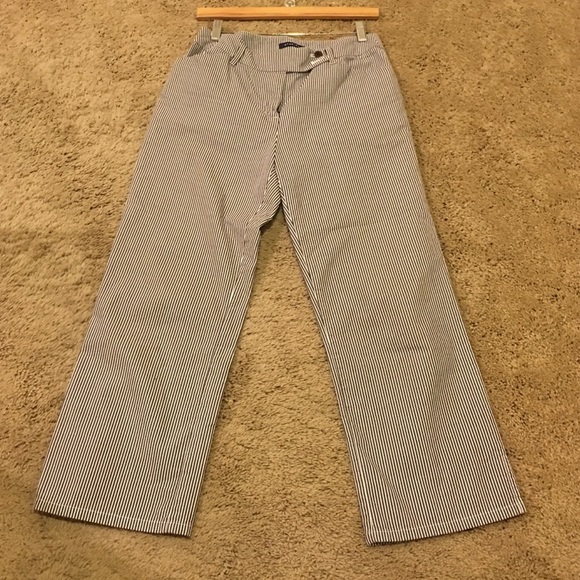 Cute brown stripped capris