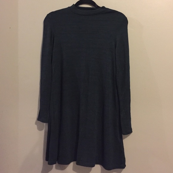 H&M Long-Sleeve Crew Neck Green Dress Size 4