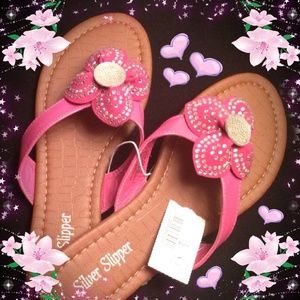 NWT Silver Slipper flip flops 
Size 8