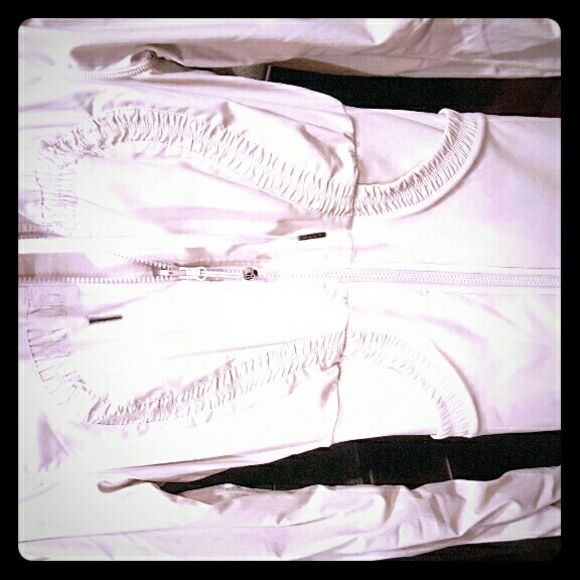 Lulu mon jacket size 6