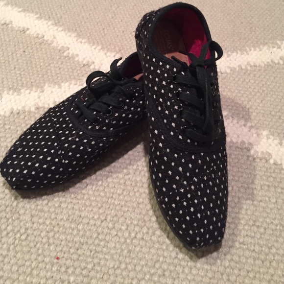 Toms Lace up shoes