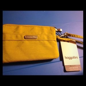 Baggalini Union coin purse wallet/wristlet