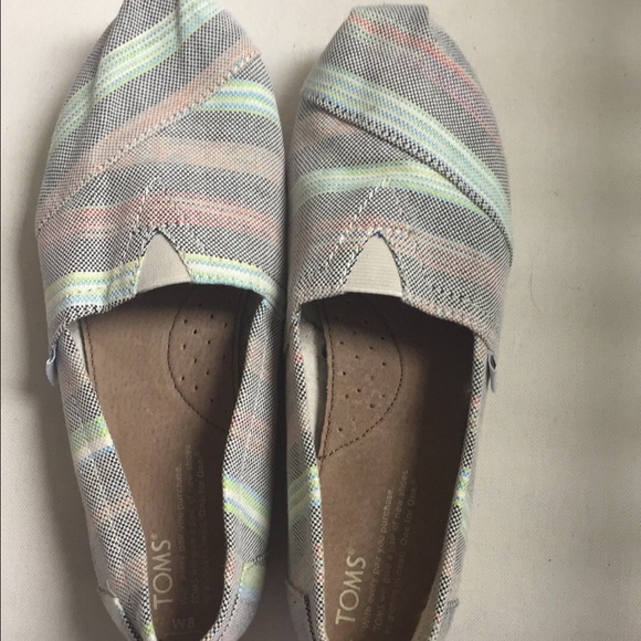 TOMS - Picture 1 of 2