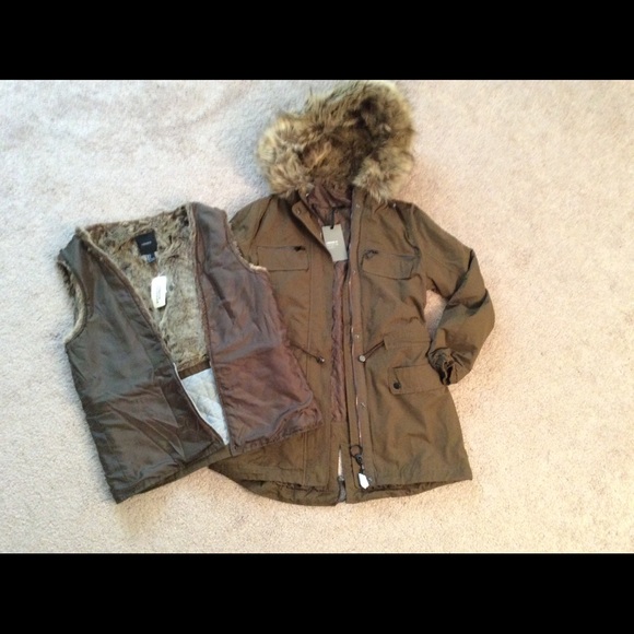Olive Parka & Vest ‼️REDUCED PRICE ‼️ - Picture 3 of 4