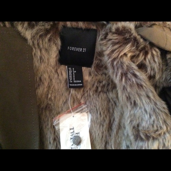 Olive Parka & Vest ‼️REDUCED PRICE ‼️ - Picture 4 of 4