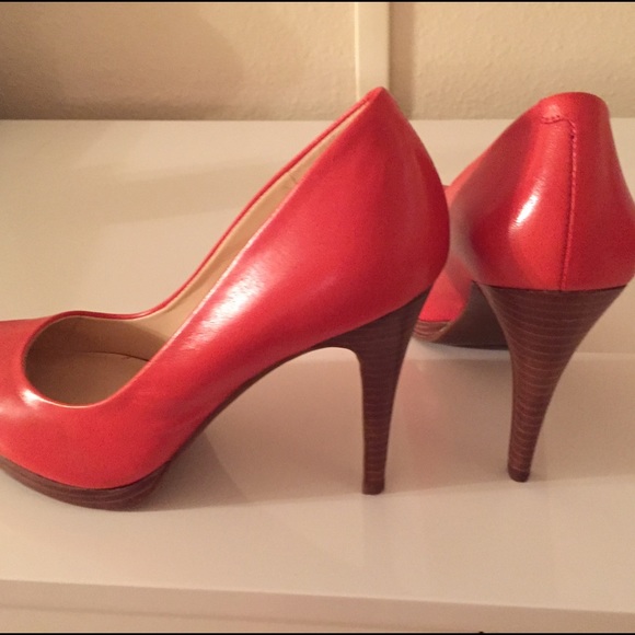 ***SOLD***Nine West Brand New Pumps - Picture 3 of 4