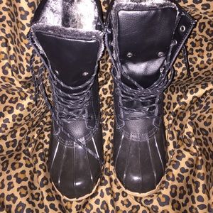 Black duck boots