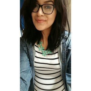 Meet your Posher, Yesenia