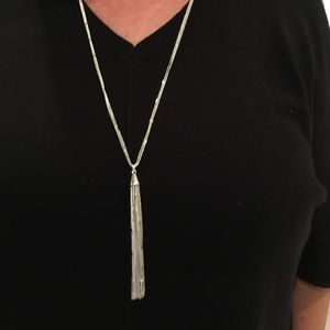 Silver necklace, barely used!