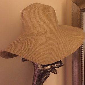 Floppy hat