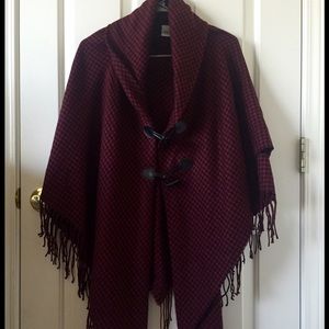 Red-burgundy & black patterned poncho