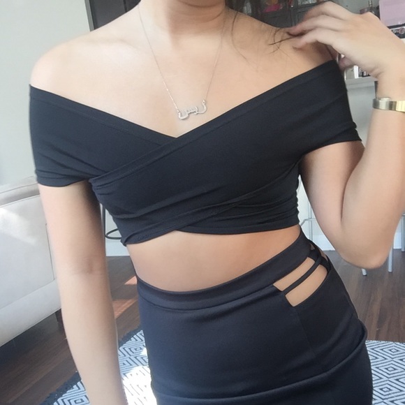 Criss cross black crop top