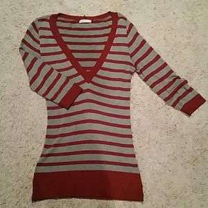 Grey and red 3/4 sleved v neck sweater size large