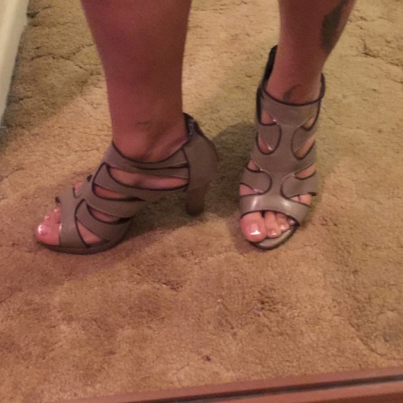 Lane Bryant gray pumps size 8w