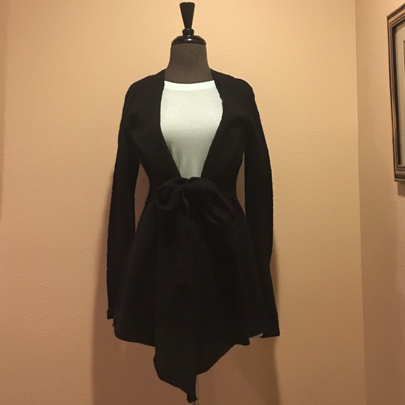 Black wrap. Size medium