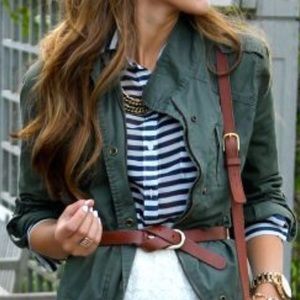 Gap tailored fit striped blouse