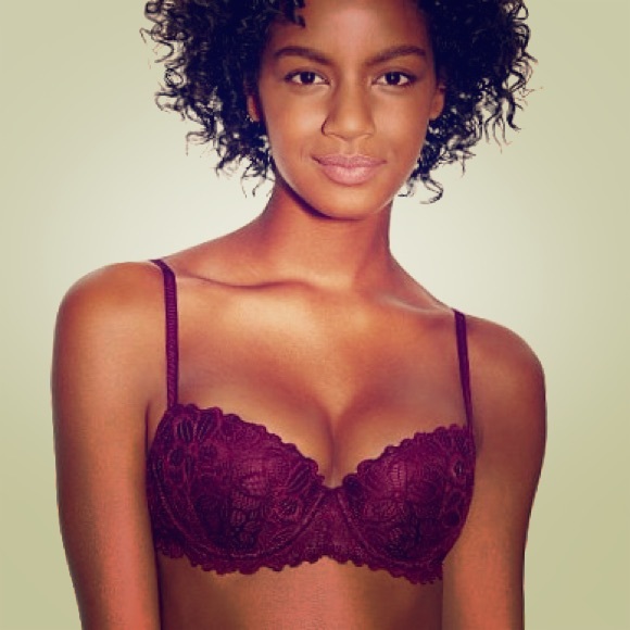 VS Lace Push-Up Bra ($24 shipped on ♏️)