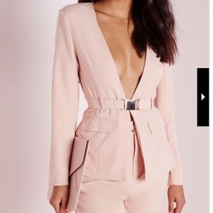 PARTY PICK OF THE DAY💥Very chic belted blazer