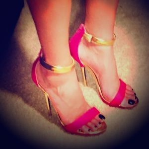 Hot Pink & Gold Stilettos. Size 7.