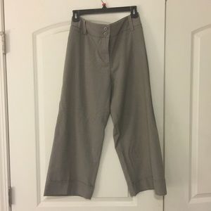 🎉🎉Any Season Capris🎉🎉