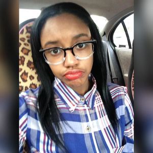 Meet your Posher, Nikole