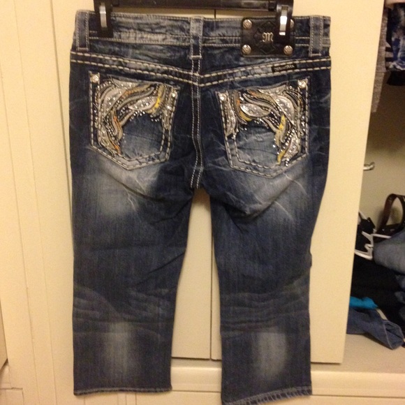Miss Me size 27 Capri