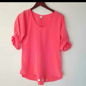 ❤❤Sold on merc Old navy coral pink blouse