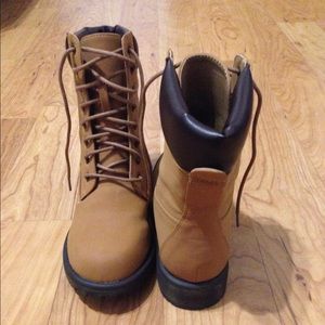 CR Wheat Combat Boots
