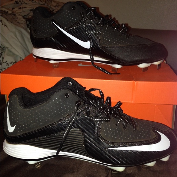 Nike Shoes - Nike baseball metal cleats