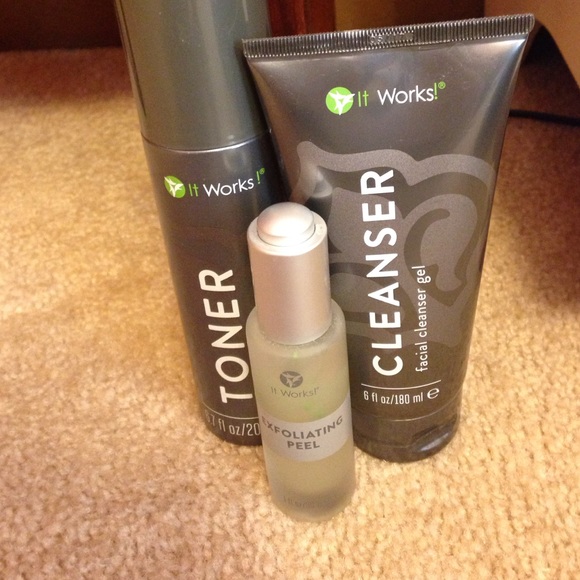 It Works Cleanser And Toner Exfoliating Peel It Works Cleanser And Toner Exfoliating Peel