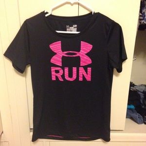Under Armour "Run" Heat Gear Shirt sz S
