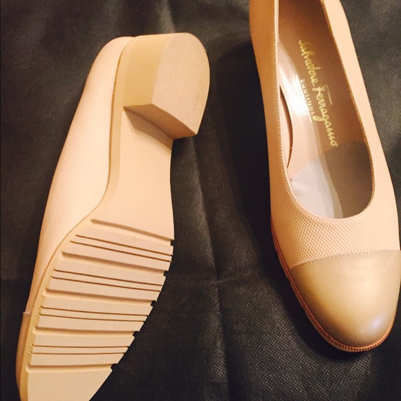 Ferregamo shoes - Picture 2 of 2