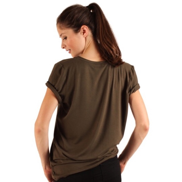 V-NECK BOYFRIEND TEE - Picture 2 of 4