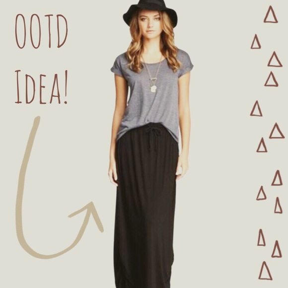 V-NECK BOYFRIEND TEE - Picture 4 of 4